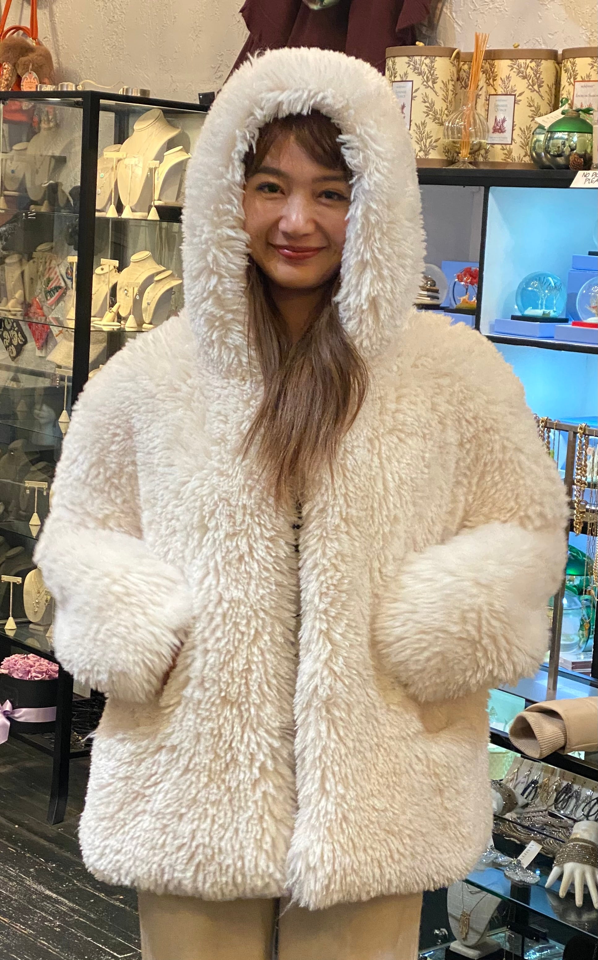 E2572EE4-AF29-42F8-95CB-